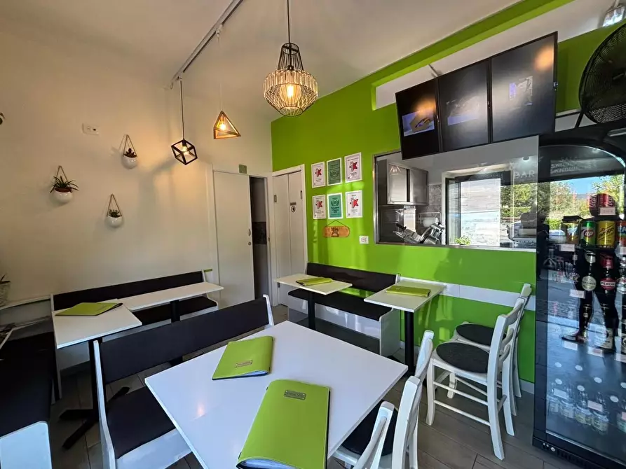 Immagine 3 di Attività commerciale in vendita  a San Gimignano