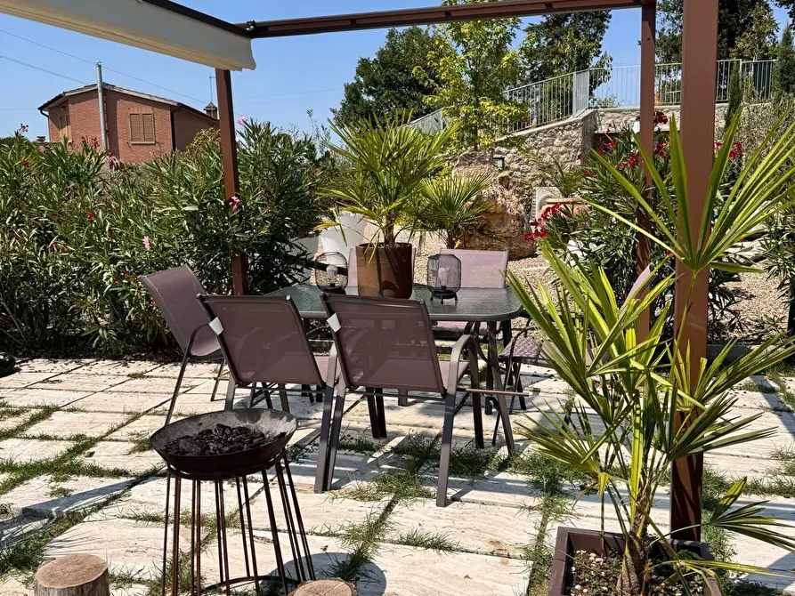 Immagine 25 di Porzione di casa in vendita  a Siena