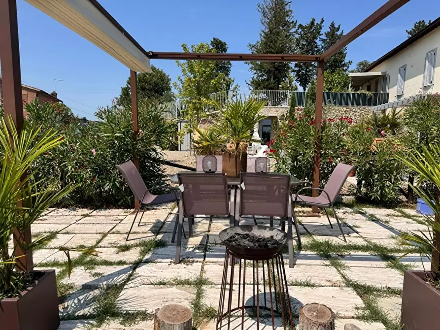 Immagine 26 di Porzione di casa in vendita  a Siena