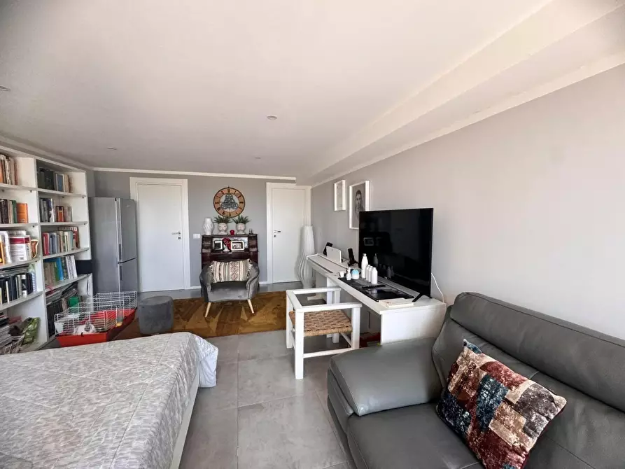 Immagine 21 di Porzione di casa in vendita  a Siena