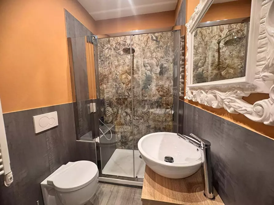 Immagine 17 di Porzione di casa in vendita  a Siena