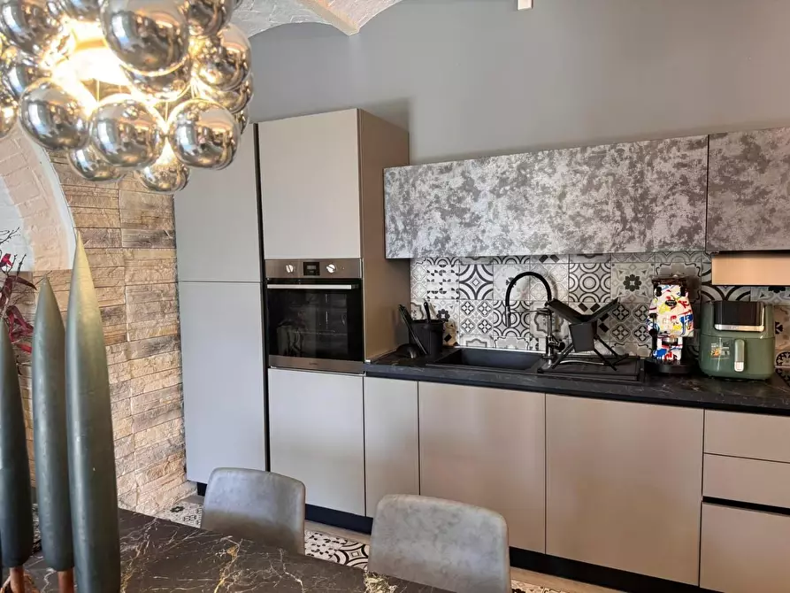 Immagine 15 di Porzione di casa in vendita  a Siena