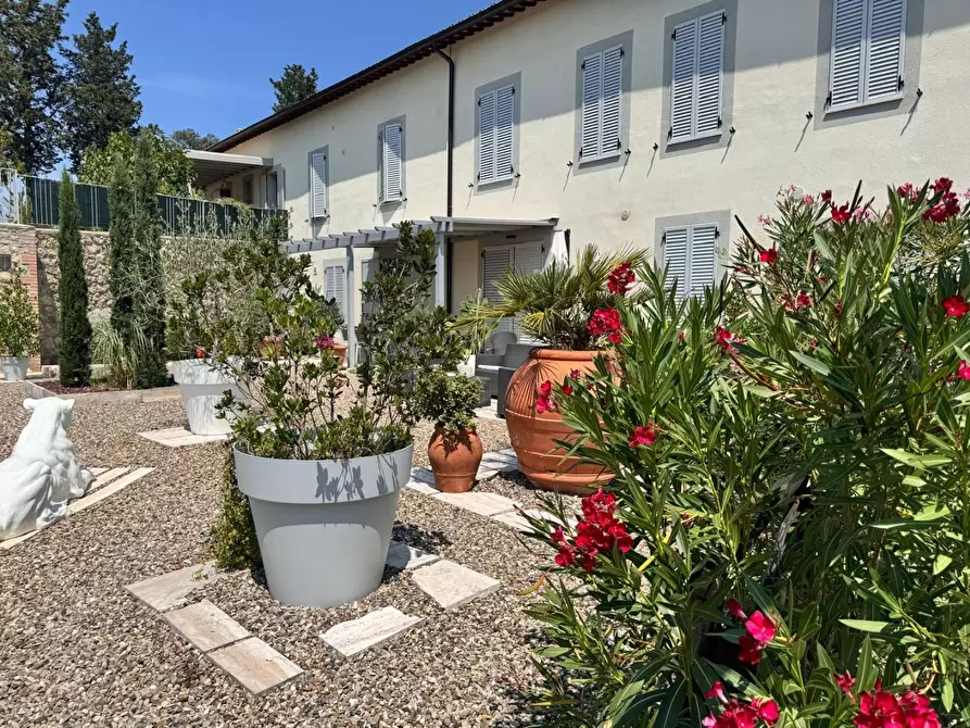 Immagine 27 di Porzione di casa in vendita  a Siena