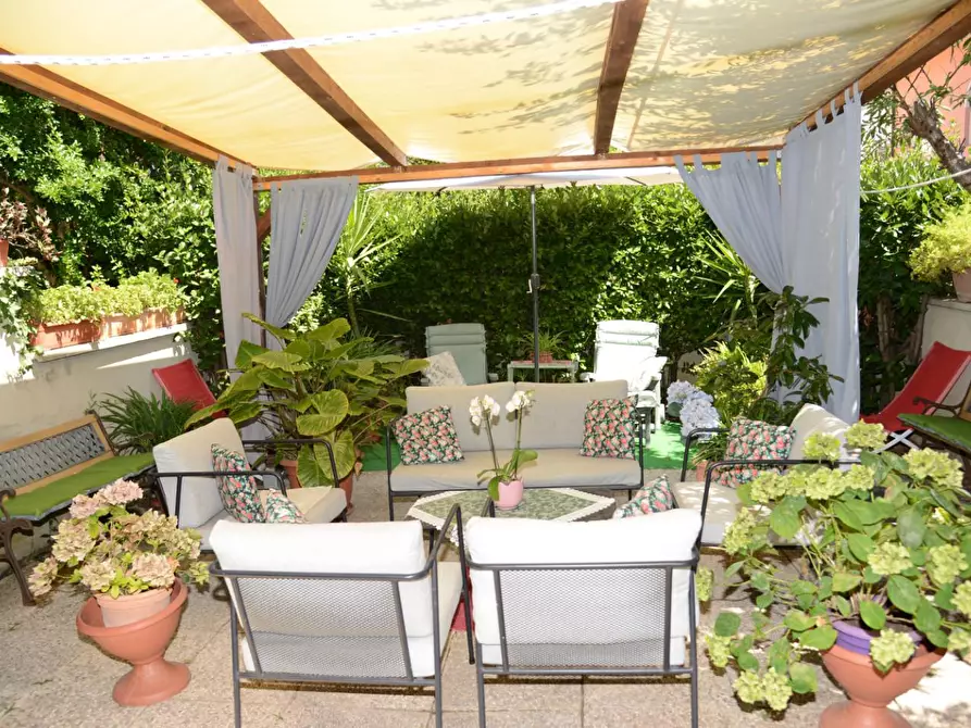 Immagine 41 di Villetta a schiera in vendita  a Vecchiano