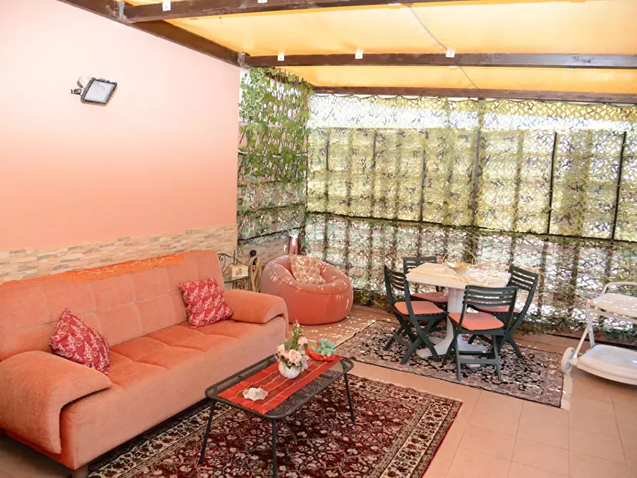 Immagine 38 di Villetta a schiera in vendita  a Vecchiano