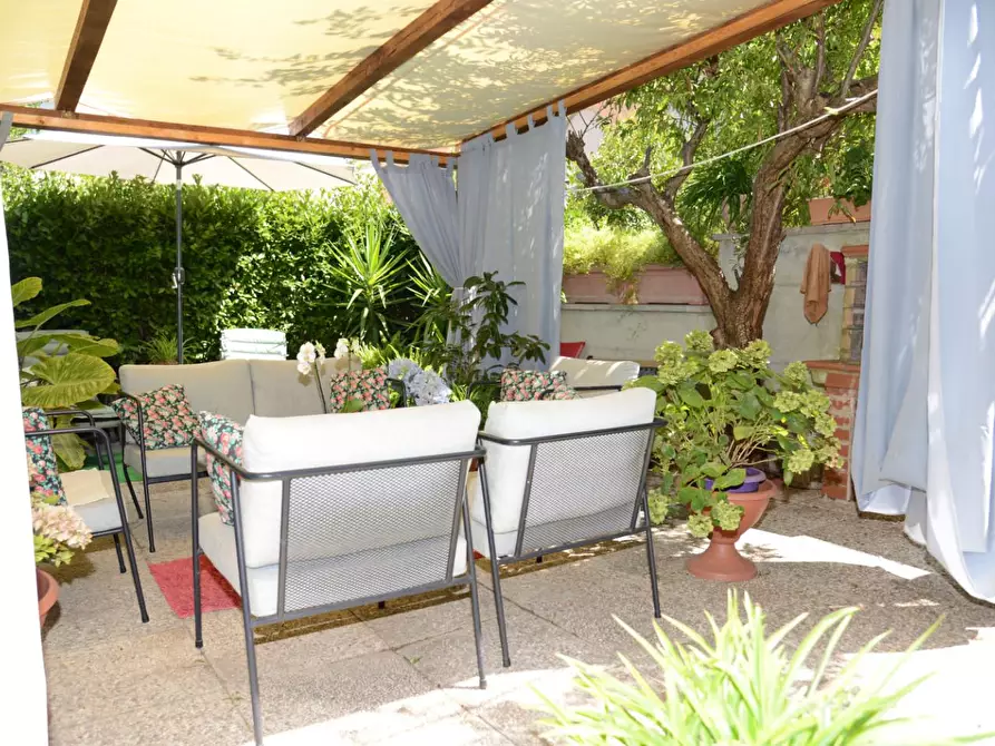 Immagine 39 di Villetta a schiera in vendita  a Vecchiano