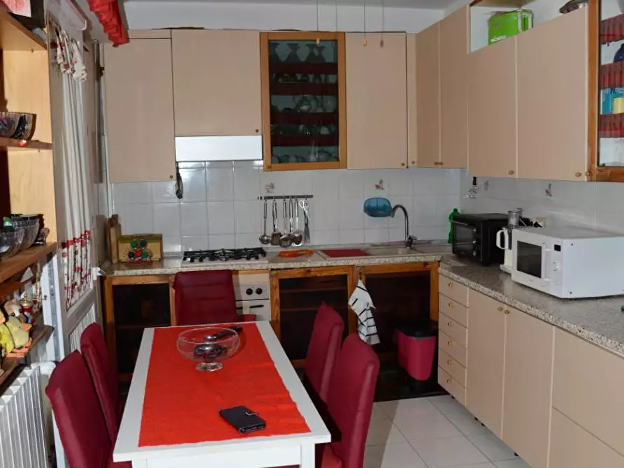 Immagine 10 di Villetta a schiera in vendita  a Vecchiano