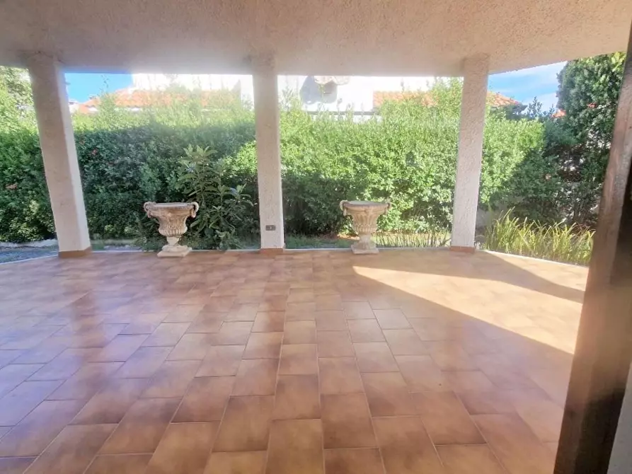 Immagine 6 di Villa in vendita  a Viareggio
