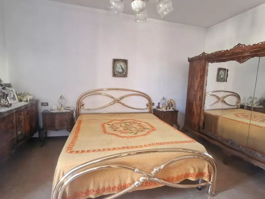 Immagine 11 di Villa in vendita  a Viareggio