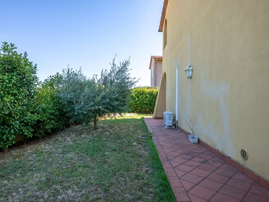 Immagine 34 di Appartamento in vendita  a Pontedera