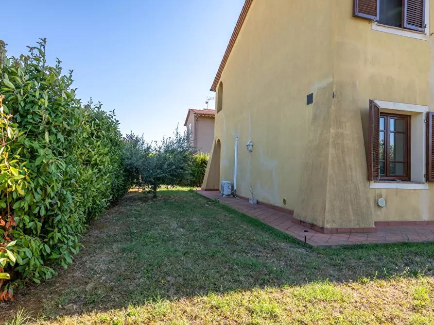 Immagine 33 di Appartamento in vendita  a Pontedera