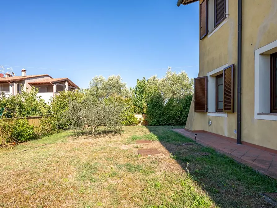 Immagine 31 di Appartamento in vendita  a Pontedera