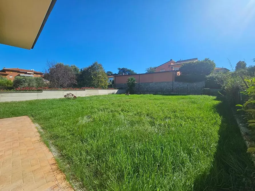 Immagine 35 di Casa bifamiliare in vendita  a Collesalvetti