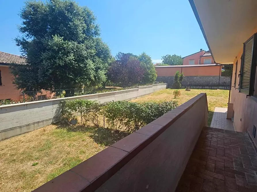 Immagine 11 di Casa bifamiliare in vendita  a Collesalvetti