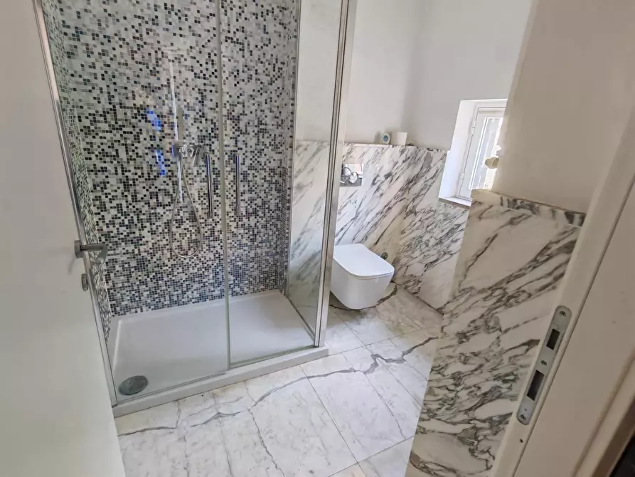 Immagine 11 di Casa semindipendente in vendita  a Carrara