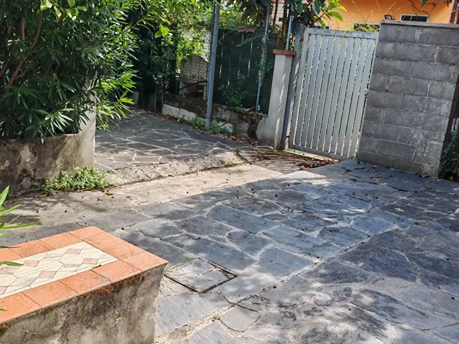 Immagine 13 di Casa semindipendente in vendita  a Carrara