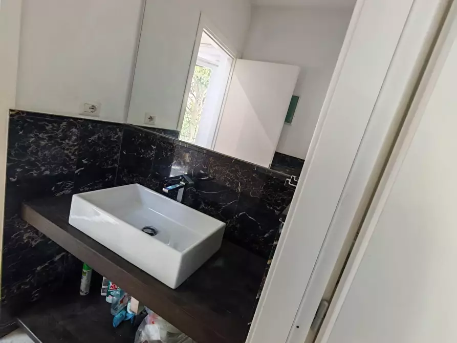 Immagine 5 di Casa semindipendente in vendita  a Carrara