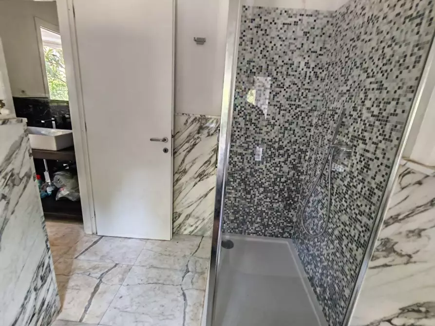 Immagine 7 di Casa semindipendente in vendita  a Carrara