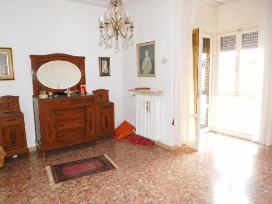 Immagine 11 di Appartamento in vendita  a Pisa