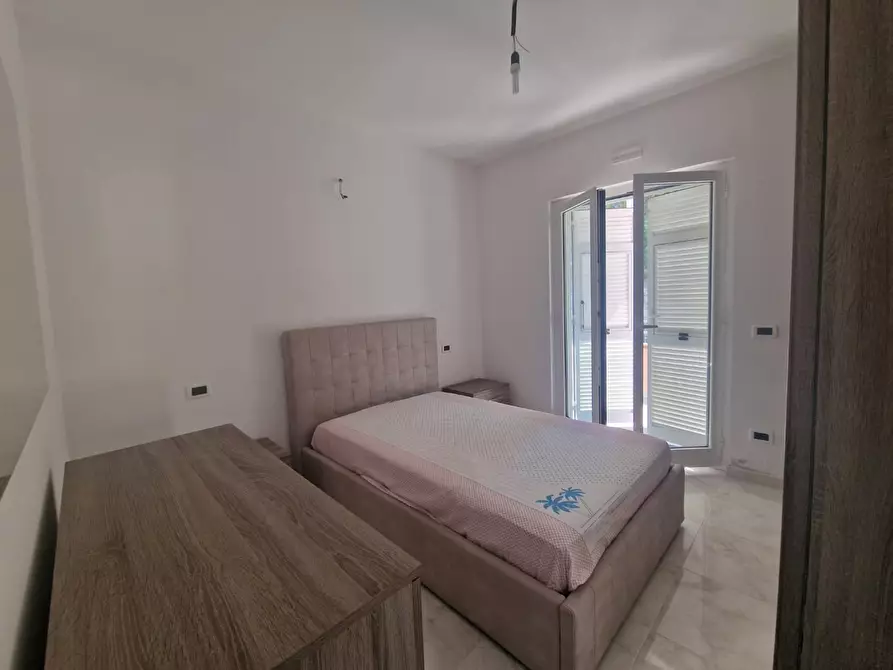 Immagine 11 di Attività artigianale in vendita  a Carrara