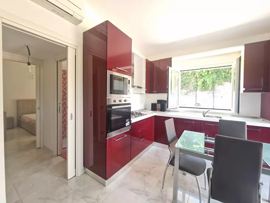 Immagine 16 di Attività artigianale in vendita  a Carrara