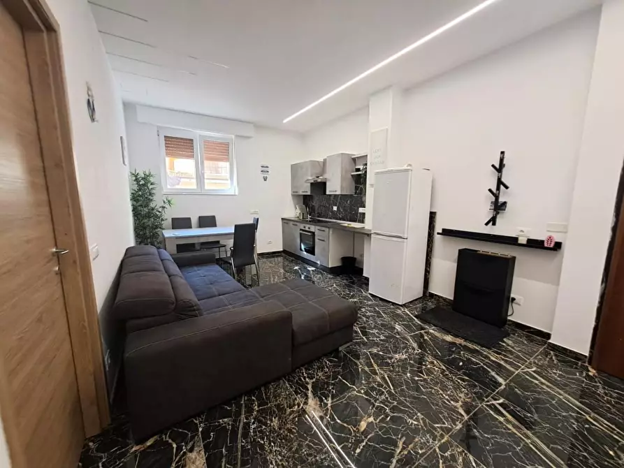 Immagine 3 di Appartamento in vendita  a Carrara