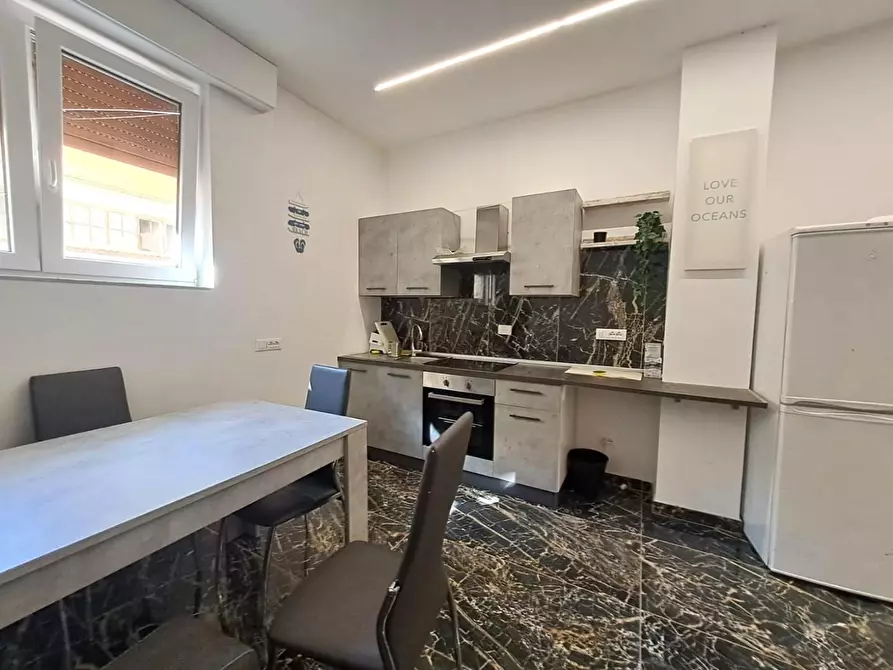 Immagine 5 di Appartamento in vendita  a Carrara