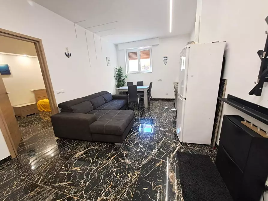 Immagine 6 di Appartamento in vendita  a Carrara