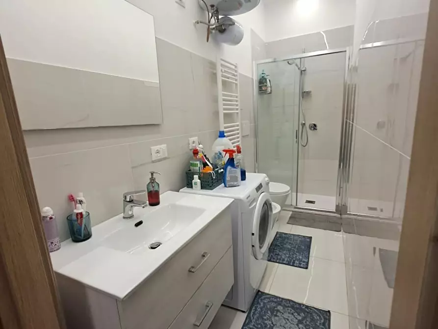 Immagine 11 di Appartamento in vendita  a Carrara