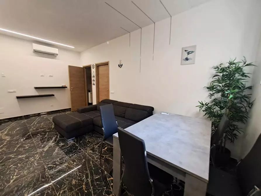 Immagine 7 di Appartamento in vendita  a Carrara