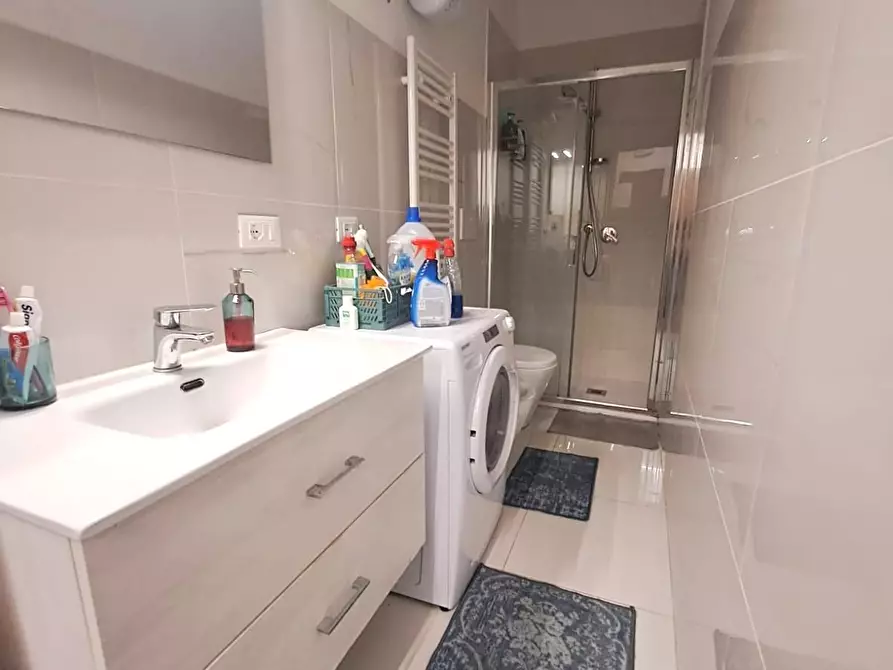 Immagine 12 di Appartamento in vendita  a Carrara