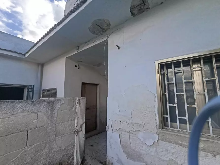 Immagine 27 di Villa in vendita  a Taranto