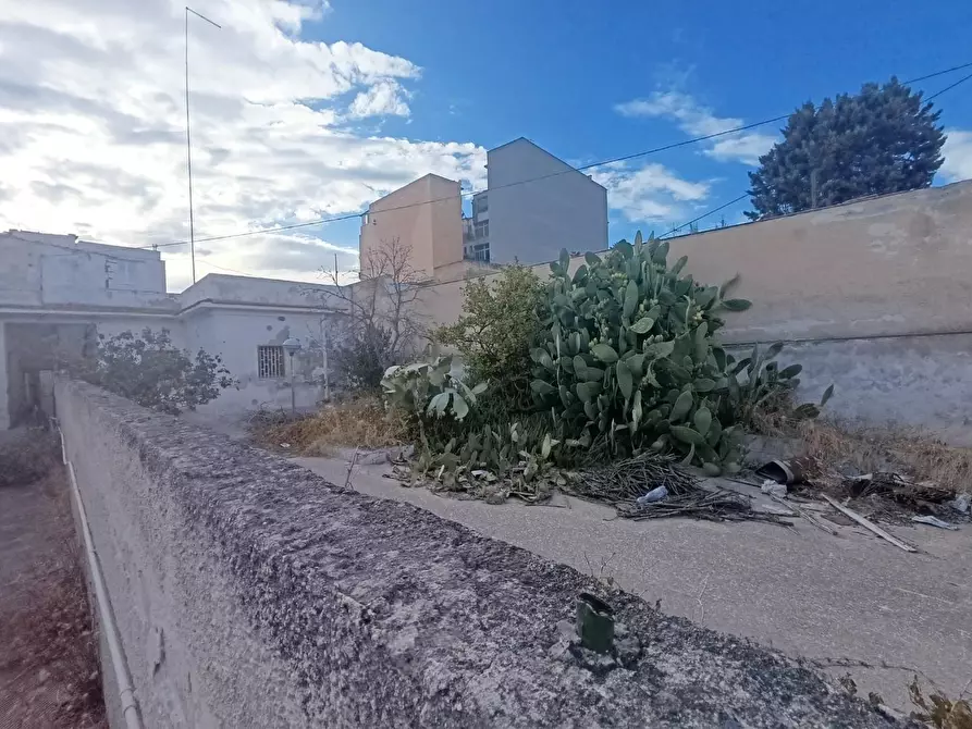 Immagine 13 di Villa in vendita  a Taranto