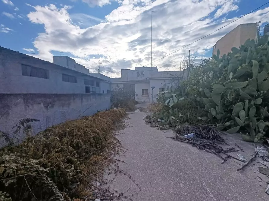 Immagine 19 di Villa in vendita  a Taranto