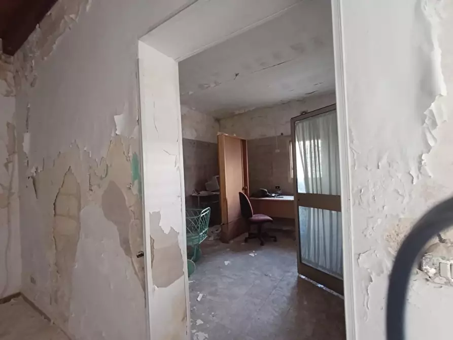 Immagine 28 di Villa in vendita  a Taranto