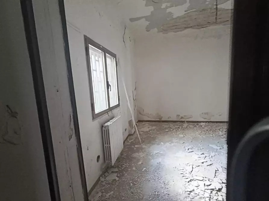 Immagine 33 di Villa in vendita  a Taranto