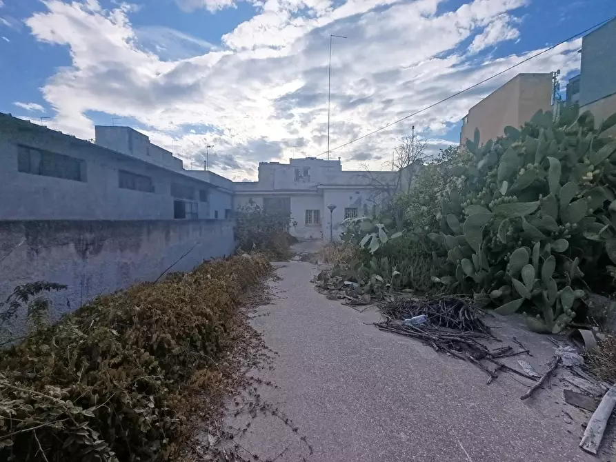 Immagine 14 di Villa in vendita  a Taranto