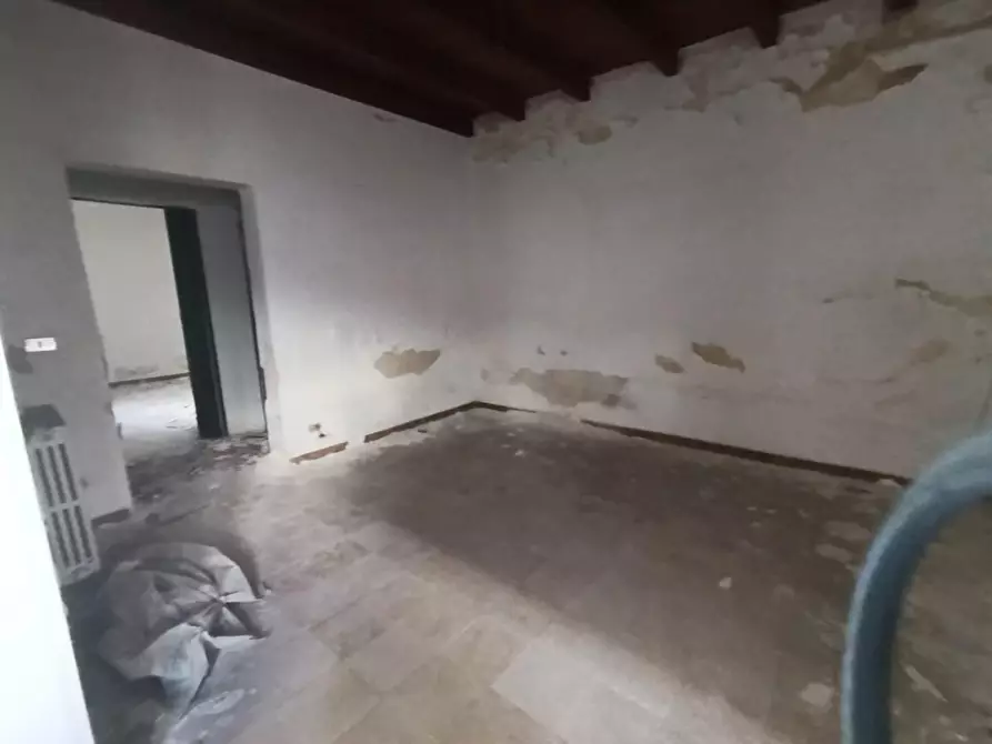 Immagine 34 di Villa in vendita  a Taranto