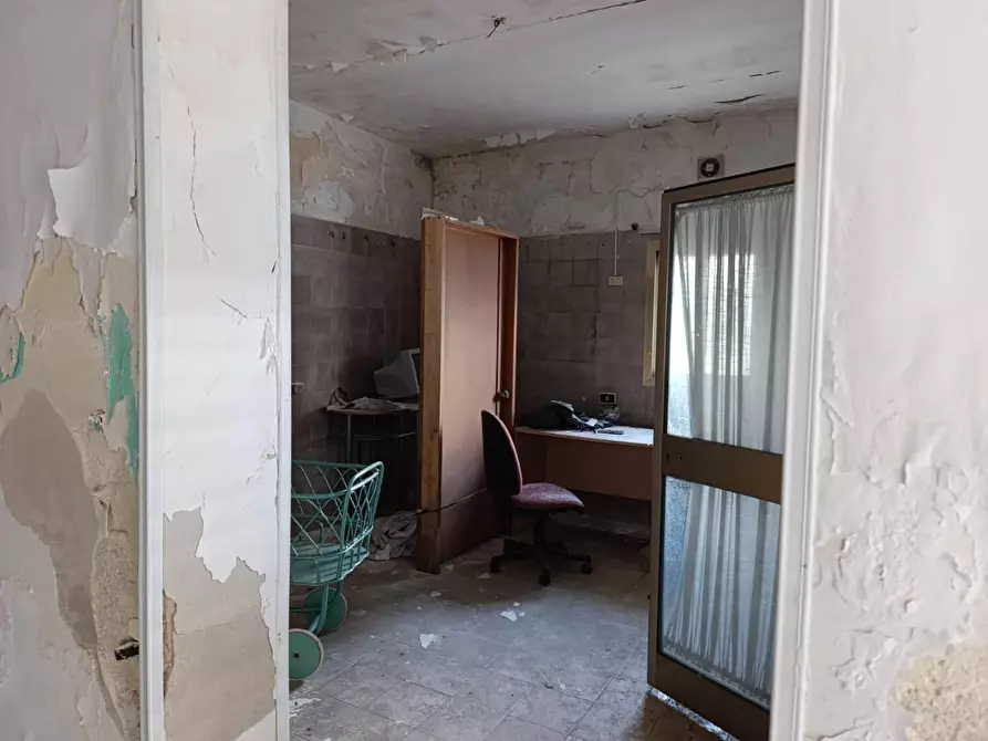 Immagine 43 di Villa in vendita  a Taranto