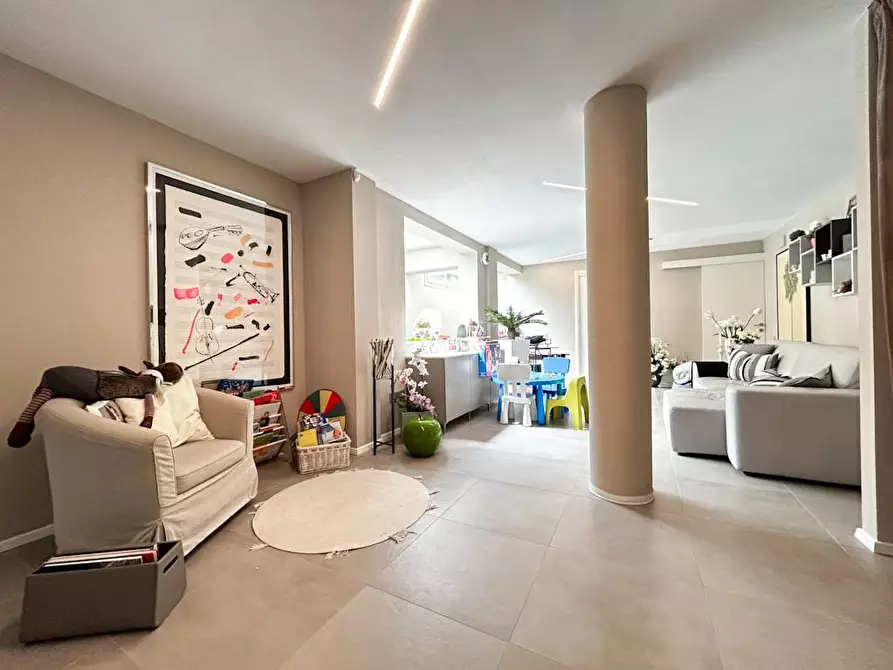 Immagine 33 di Casa bifamiliare in vendita  a Camaiore