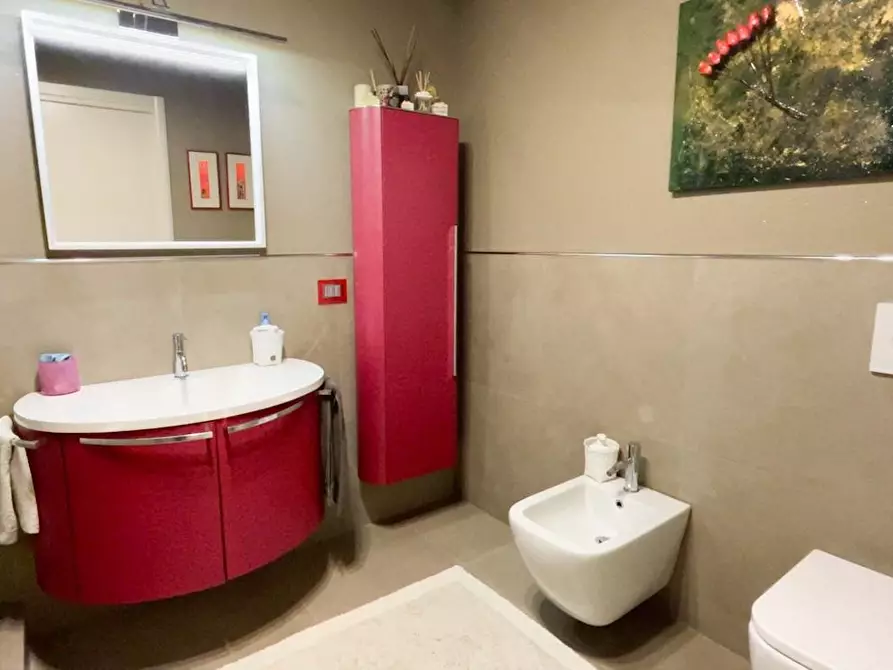 Immagine 6 di Casa bifamiliare in vendita  a Camaiore