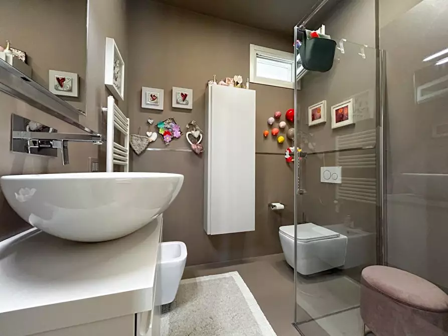 Immagine 25 di Casa bifamiliare in vendita  a Camaiore