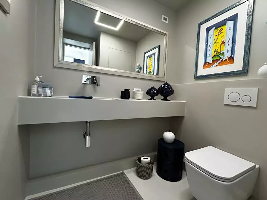 Immagine 5 di Casa bifamiliare in vendita  a Camaiore