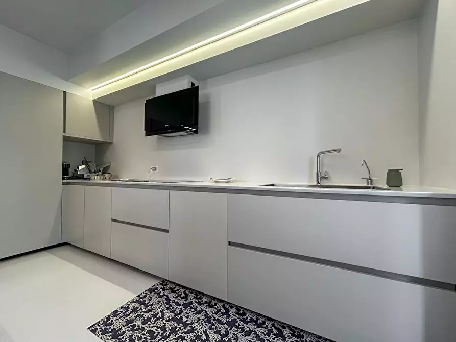 Immagine 37 di Casa bifamiliare in vendita  a Camaiore