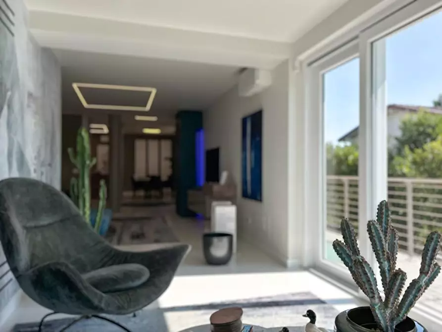 Immagine 9 di Casa bifamiliare in vendita  a Camaiore