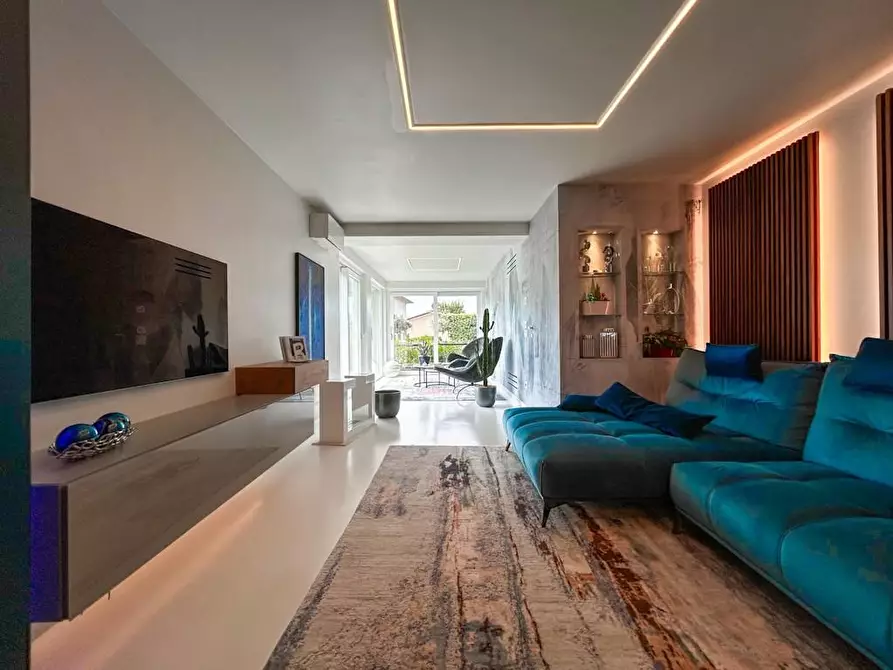 Immagine 39 di Casa bifamiliare in vendita  a Camaiore