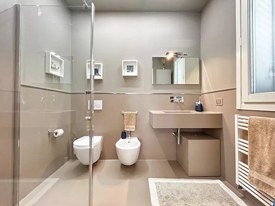 Immagine 27 di Casa bifamiliare in vendita  a Camaiore