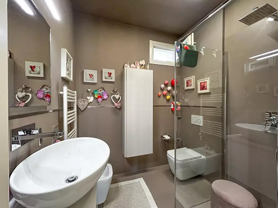 Immagine 24 di Casa bifamiliare in vendita  a Camaiore