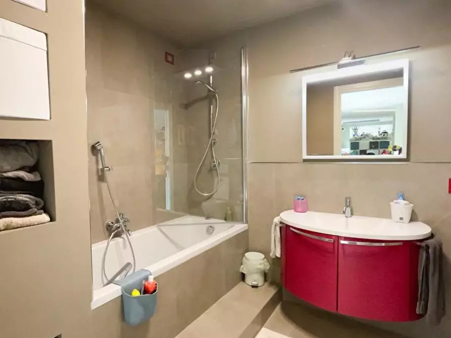 Immagine 7 di Casa bifamiliare in vendita  a Camaiore