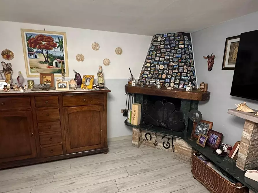 Immagine 29 di Villetta a schiera in vendita  a Carrara